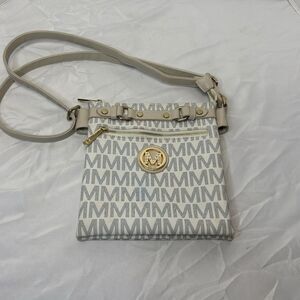 Mia K Farrow Small Silver Tone Crossbody Bag